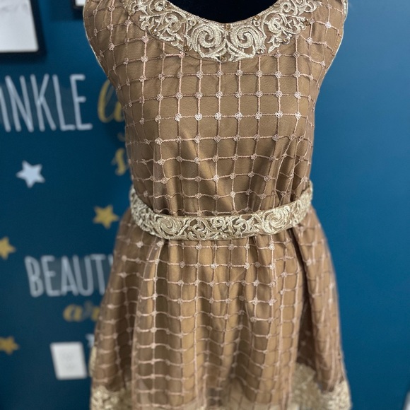 short frock with back tail and gharara.Sleeves are included but not stitched. - Picture 4 of 5